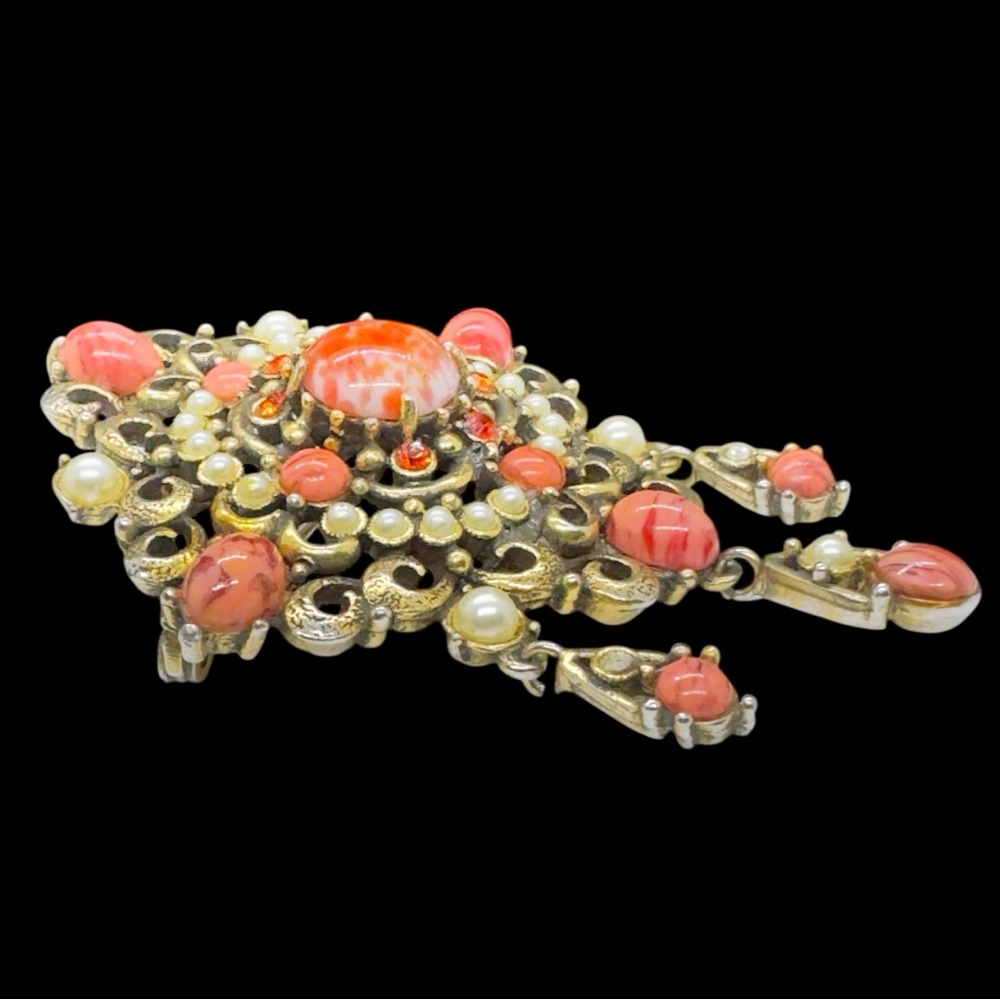 Vintage Hallmarked Hollycraft Coral Art Glass Cabochon & Pearl Dangling Brooch - Picture 5 of 11